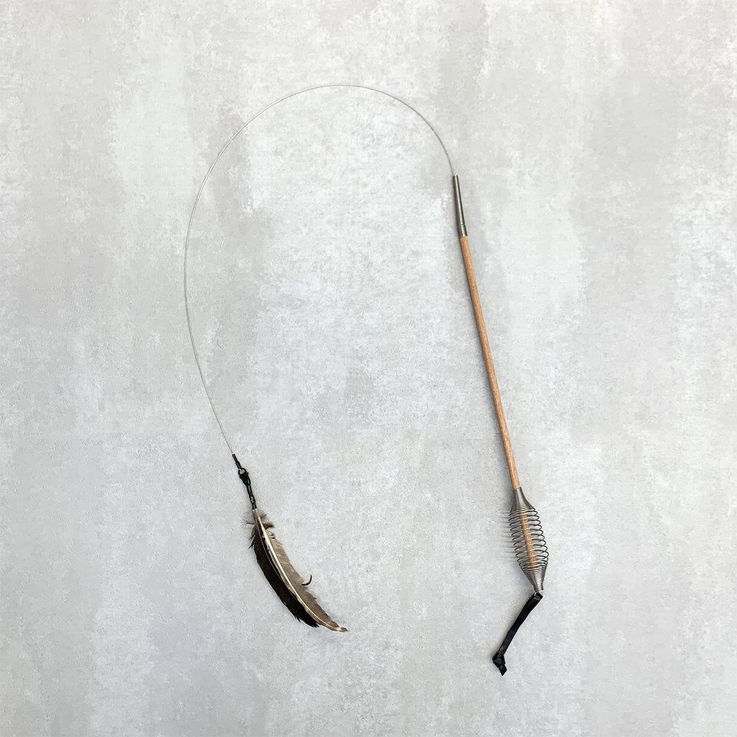 ばねじゃらし｜ウォルナット_黒ストラップ – monco