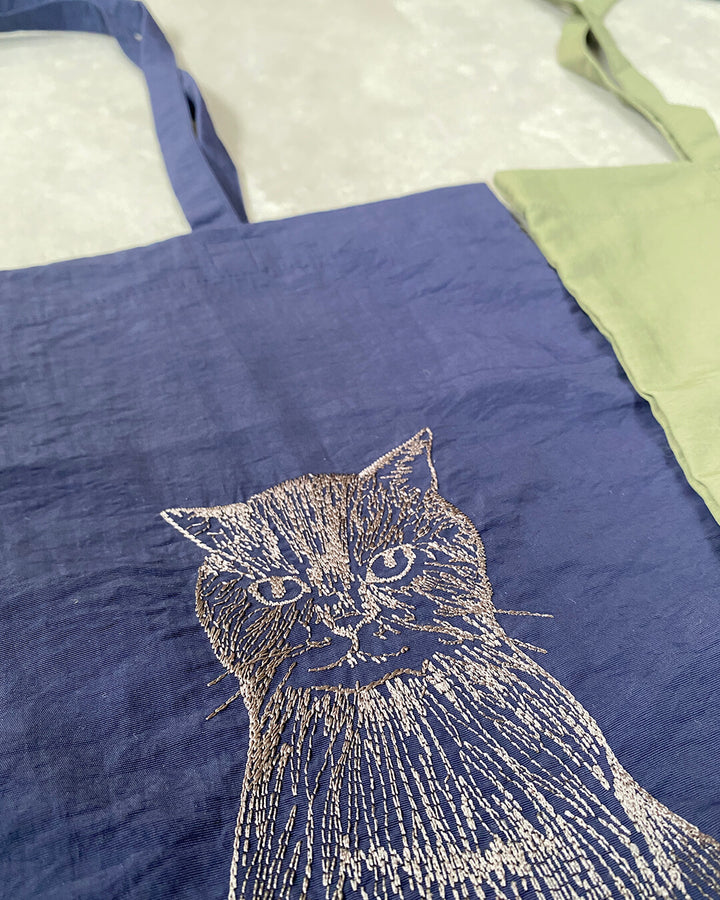 Cat embroidered shopping bag | BLACK | L