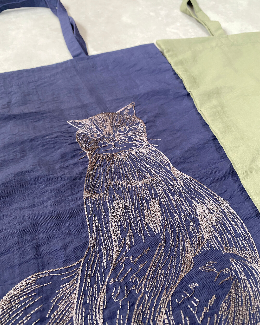 Cat embroidered shopping bag | BLACK | L