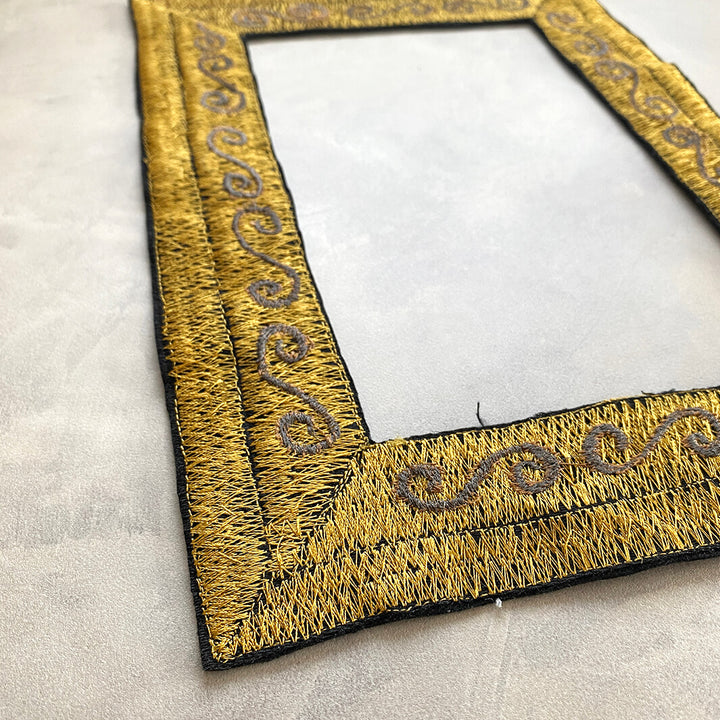 emu｜Antique Embroidery Frame