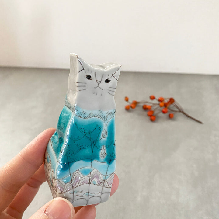 ミニオブジェ｜猫は液体_座