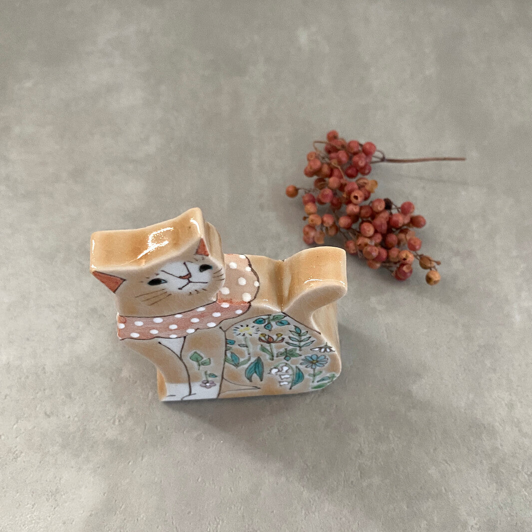 ミニオブジェ｜うす茶猫（花）