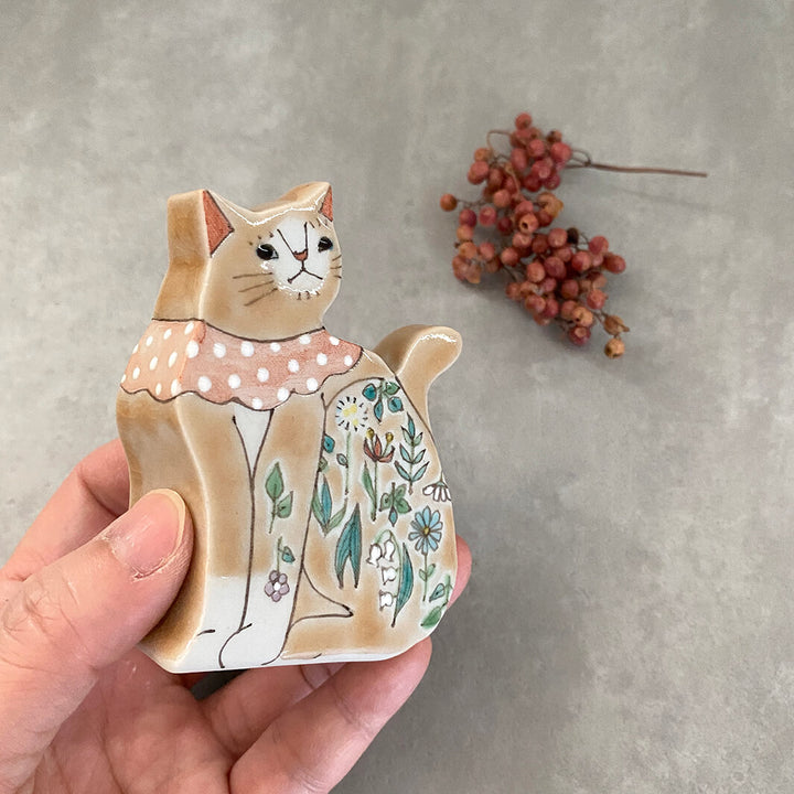 ミニオブジェ｜うす茶猫（花）