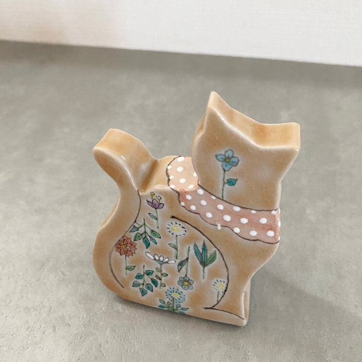 ミニオブジェ｜うす茶猫（花）