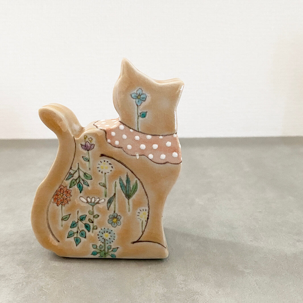 ミニオブジェ｜うす茶猫（花）