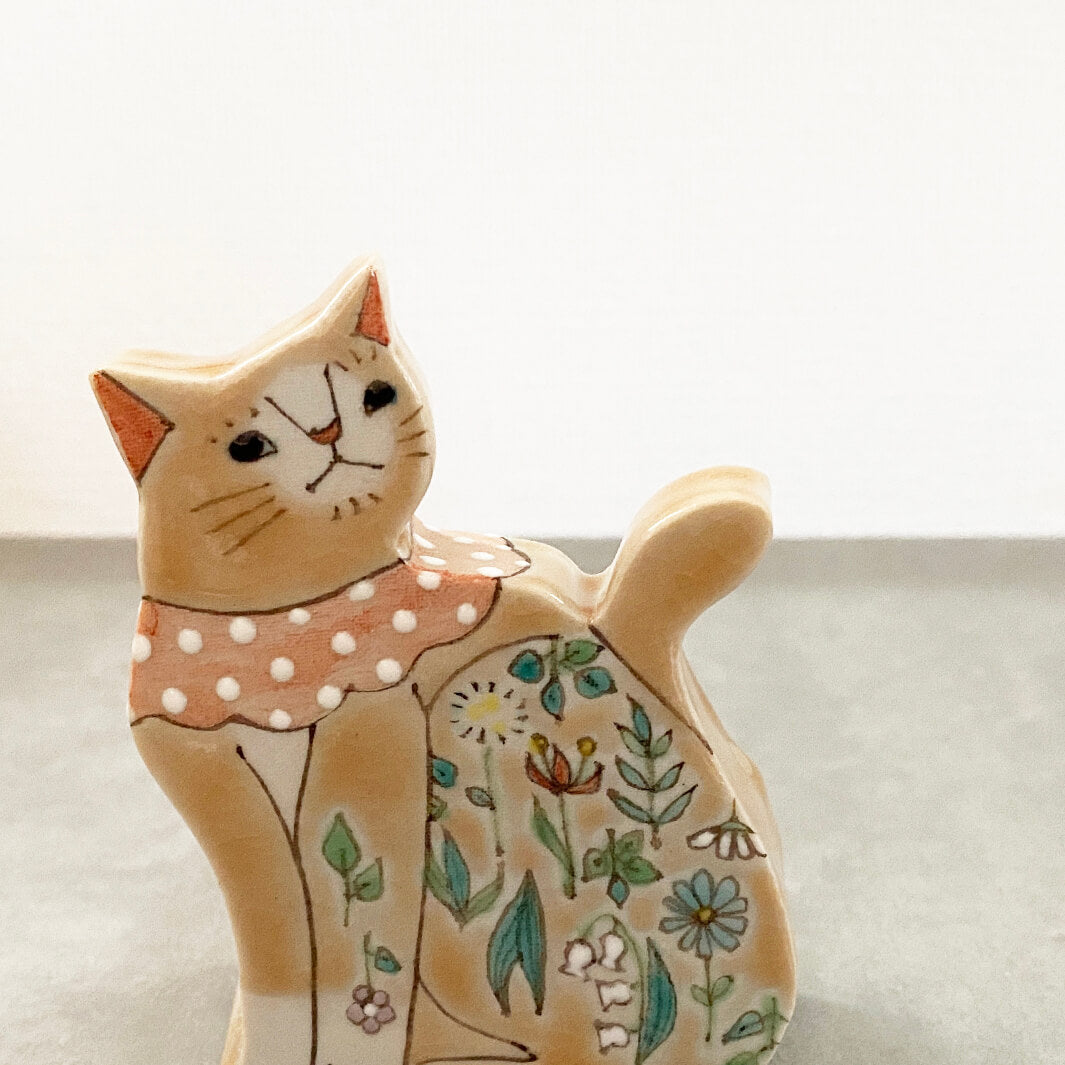 ミニオブジェ｜うす茶猫（花）