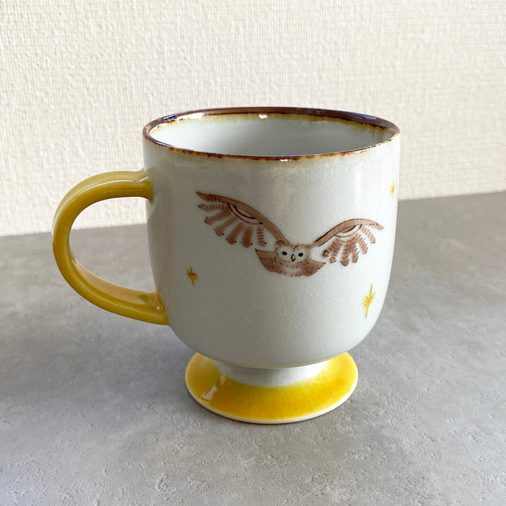 カフェマグ｜足つき_黄月