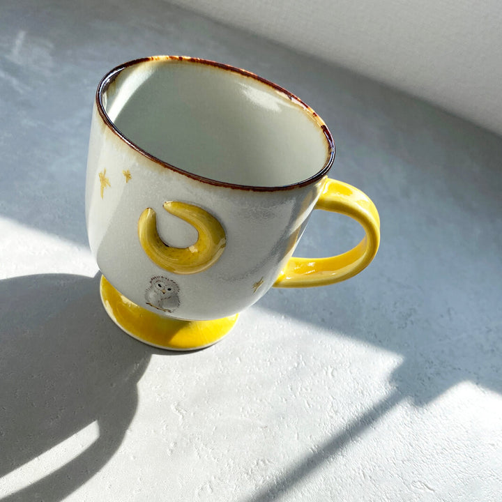 カフェマグ｜足つき_黄月