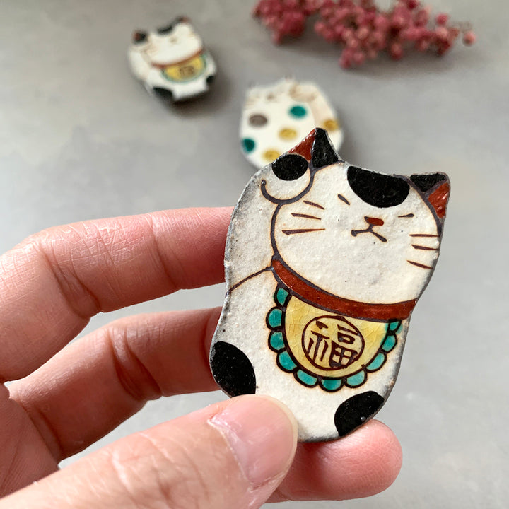 箸置き｜百楽_まねきねこ右手（金運）