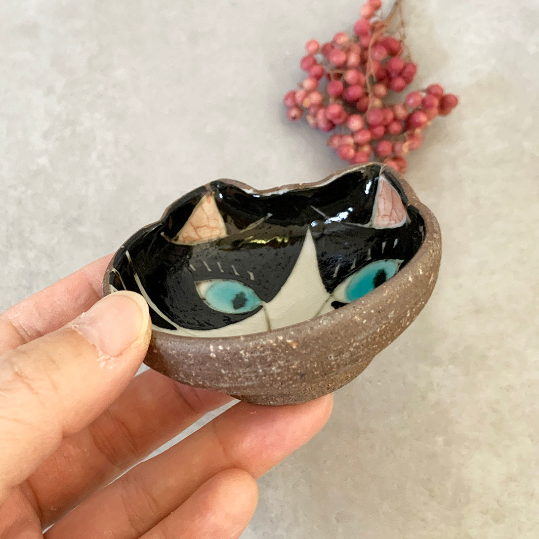 豆鉢｜猫楽_かお_３